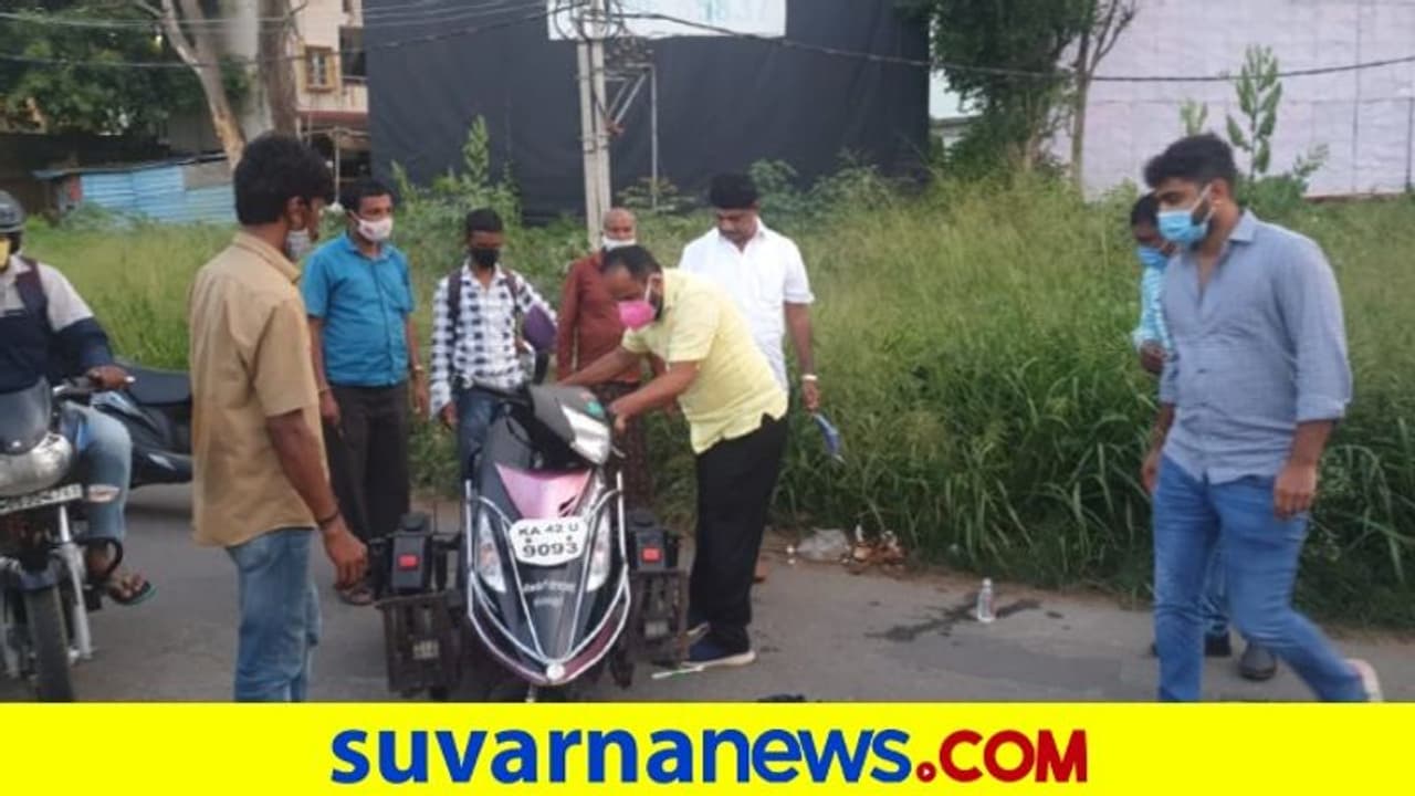 ಅಪಘಾತದಲ್ಲಿ ಗಾಯಗೊಂಡಿದ್ದ ಅಂಗವಿಕಲನಿಗೆ ಡಿಕೆ ಸುರೇಶ್ ನೆರವು ಅಪಘಾತದಲ್ಲಿ ಗಾಯಗೊಂಡಿದ್ದ ಅಂಗವಿಕಲನಿಗೆ ಡಿಕೆ ಸುರೇಶ್ ನೆರವು