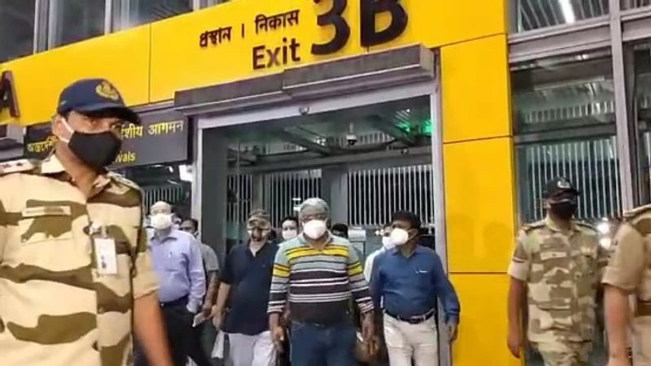 রাজ্যে সাত সদস্যের কেন্দ্রীয় দল, সোমবার ইয়সের ক্ষতির খতিয়ান জানতে জেলা সফর রাজ্যে সাত সদস্যের কেন্দ্রীয় দল, সোমবার ইয়সের ক্ষতির খতিয়ান জানতে জেলা সফর