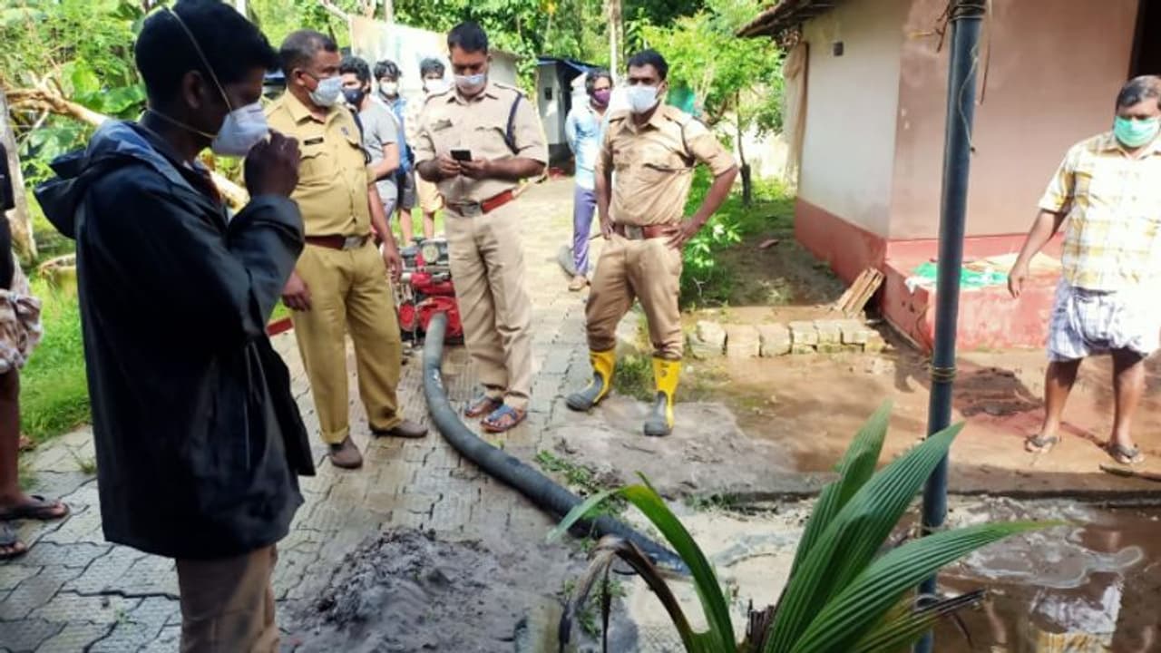 প্রেমিক বিবাহিত জানতে পেরে বিয়েতে অনিচ্ছুক প্রেমিকা, গায়ে পেট্রোল ঢেলে আত্মহত্যার চেষ্টা জওয়ানের প্রেমিক বিবাহিত জানতে পেরে বিয়েতে অনিচ্ছুক প্রেমিকা, গায়ে পেট্রোল ঢেলে আত্মহত্যার চেষ্টা জওয়ানের