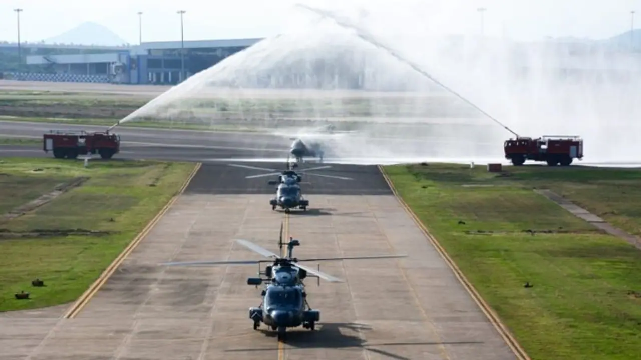 3 ALH MK III helicopters join Eastern Naval Command fleet 3 ALH MK III helicopters join Eastern Naval Command fleet