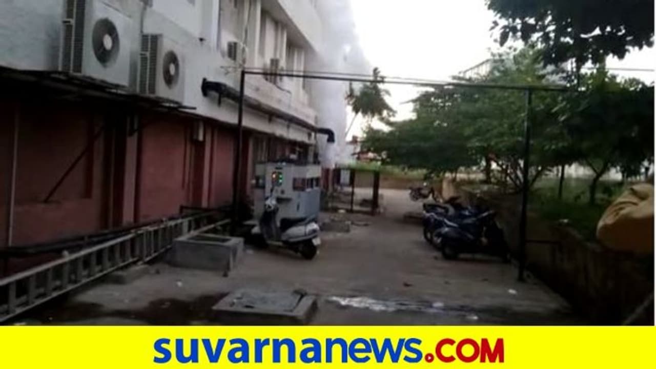 ಶಿವಮೊಗ್ಗ ಮೆಗ್ಗಾನ್ ಕೊರೋನಾ ಆಸ್ಪತ್ರೆಯಲ್ಲಿ ಆಕ್ಸಿಜನ್ ಅವಘಡ ಶಿವಮೊಗ್ಗ ಮೆಗ್ಗಾನ್ ಕೊರೋನಾ ಆಸ್ಪತ್ರೆಯಲ್ಲಿ ಆಕ್ಸಿಜನ್ ಅವಘಡ