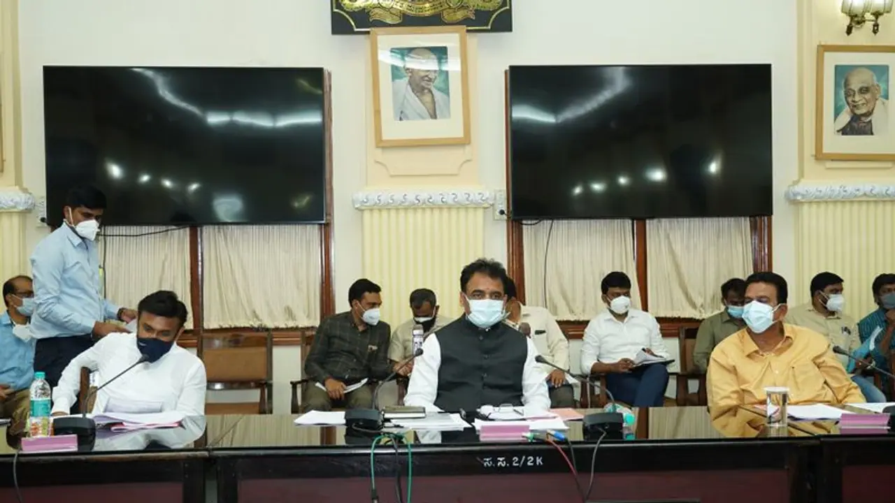 Karnataka govt to spend Rs 1500 crore to upgrade 149 taluk, 19 district hospitals anticipating 3rd COVID wave Karnataka govt to spend Rs 1500 crore to upgrade 149 taluk, 19 district hospitals anticipating 3rd COVID wave