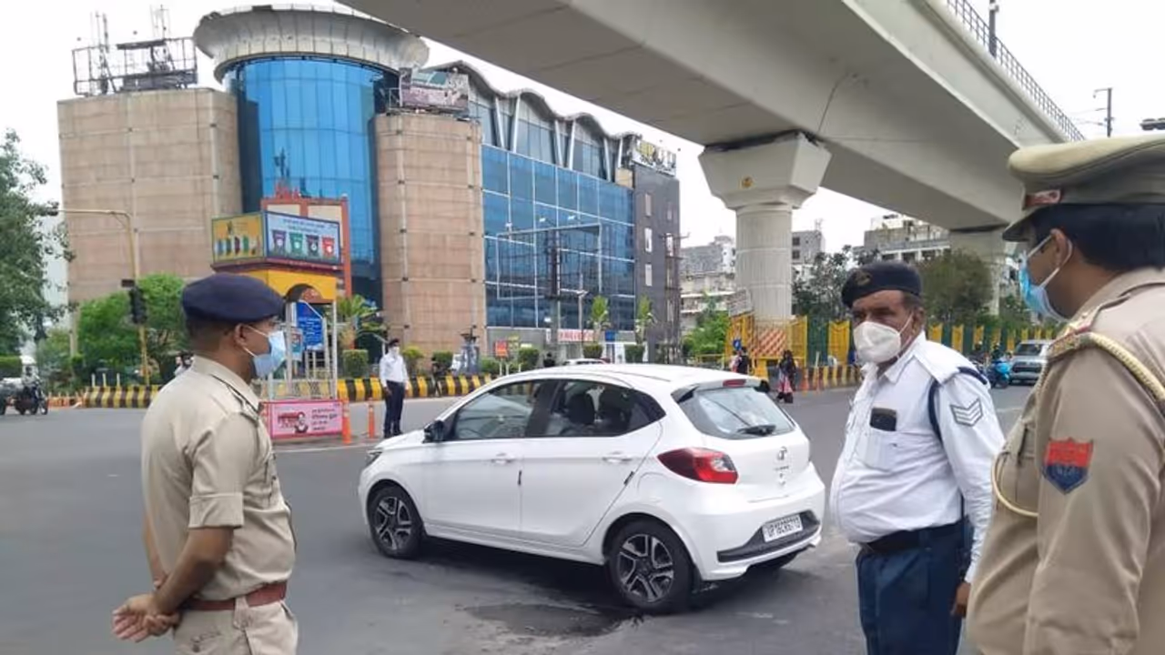 Maharashtra govt tightens COVID curbs amid cases surge, caps attendance at weddings, funerals, events