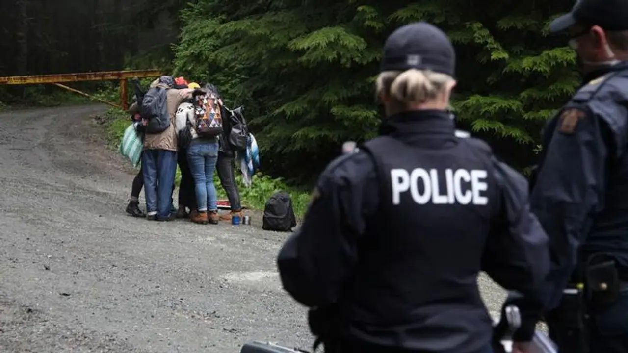 দারুণ সাফল্য, আন্তর্জাতিক মাদক পাচার চক্রের হদিশ, ধৃতদের মধ্যে ভারতীয়রাও দারুণ সাফল্য, আন্তর্জাতিক মাদক পাচার চক্রের হদিশ, ধৃতদের মধ্যে ভারতীয়রাও