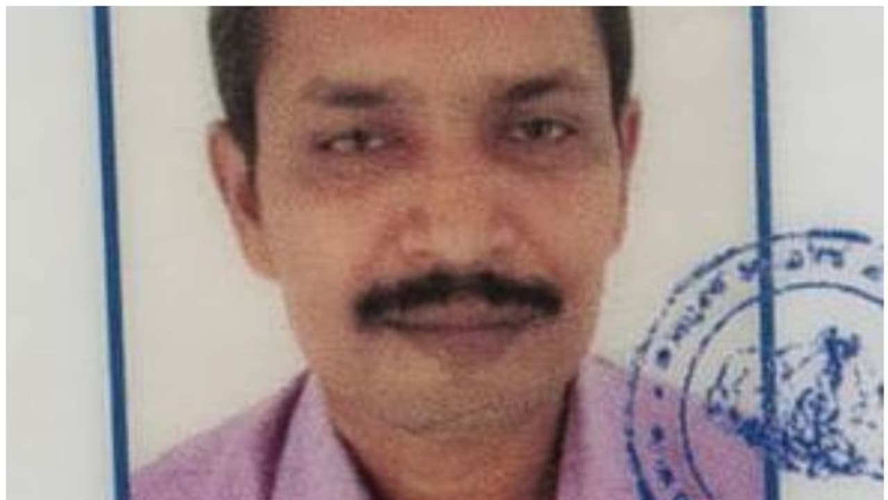 മണിമലയാറ്റില് ചാടിയ സ്പെഷ്യല് വില്ലേജ് ഓഫീസറുടെ മൃതദേഹം കണ്ടെത്തി മണിമലയാറ്റില് ചാടിയ സ്പെഷ്യല് വില്ലേജ് ഓഫീസറുടെ മൃതദേഹം കണ്ടെത്തി