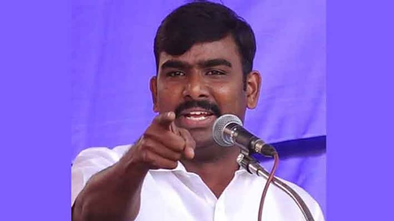 *இந்த அடிப்படை உணமையைக்கூட அறியாத தற்குறி அண்ணாமலை”! தமிழன் பிரசன்னா சாடல்