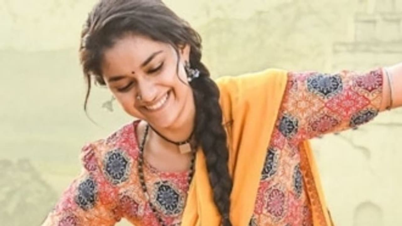 కీర్తి సురేష్ సినిమా ప్రక్కన పెట్టేసారేంటి? దిల్ రాజు ఉన్నా కూడా? కీర్తి సురేష్ సినిమా ప్రక్కన పెట్టేసారేంటి? దిల్ రాజు ఉన్నా కూడా?