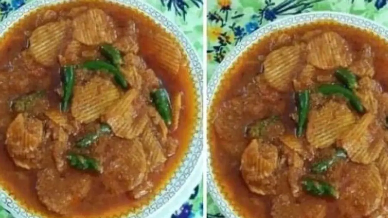 क्या कभी खाई है आलू के चिप्स से बनी सब्जी, वायरल हो रही रेसिपी, इस तरह भड़क गए लोग क्या कभी खाई है आलू के चिप्स से बनी सब्जी, वायरल हो रही रेसिपी, इस तरह भड़क गए लोग