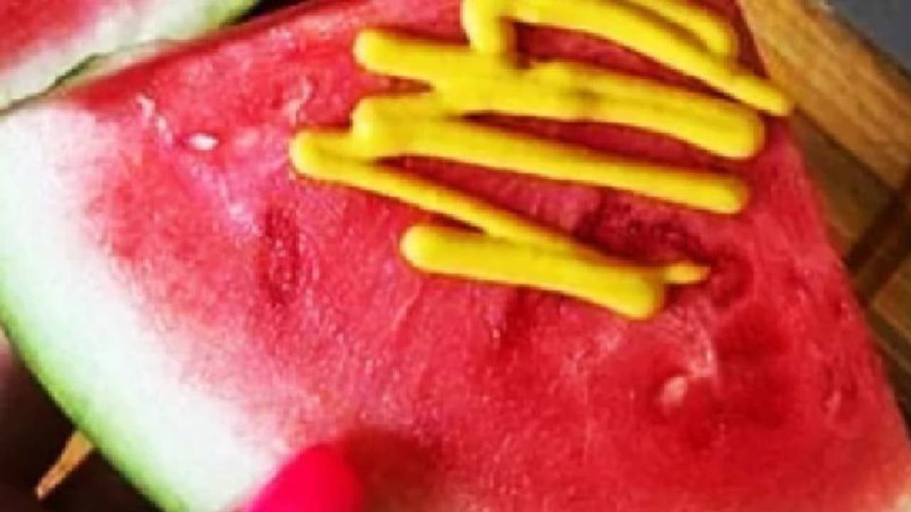 'ആരും വീട്ടില്‍ പരീക്ഷിക്കരുതേ'; വൈറലായി വിചിത്രമായ ഫുഡ് കോംബോ...