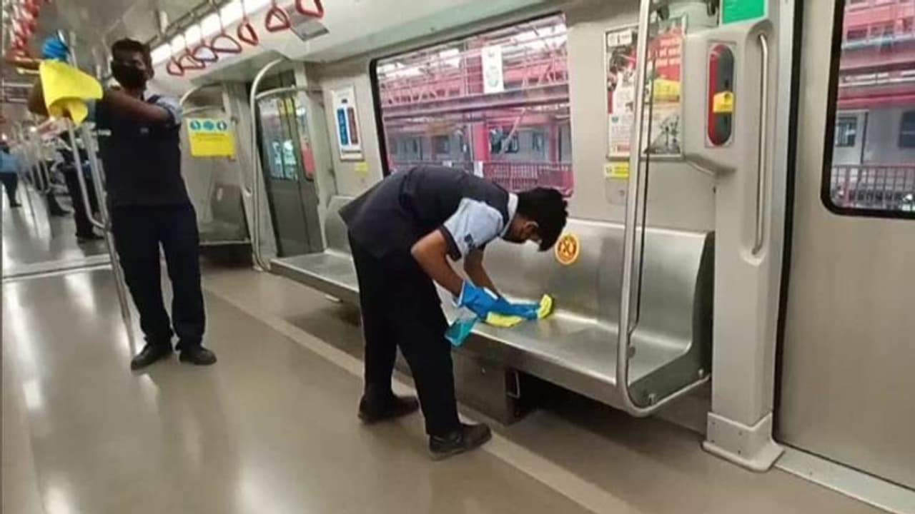 बिहार में 73% बढ़ा मौतों का आंकड़ा, गोवा में पॉजिटिविटी रेट सबसे अधिक, 24 घंटे में मिले 93 हजार से अधिक केस बिहार में 73% बढ़ा मौतों का आंकड़ा, गोवा में पॉजिटिविटी रेट सबसे अधिक, 24 घंटे में मिले 93 हजार से अधिक केस