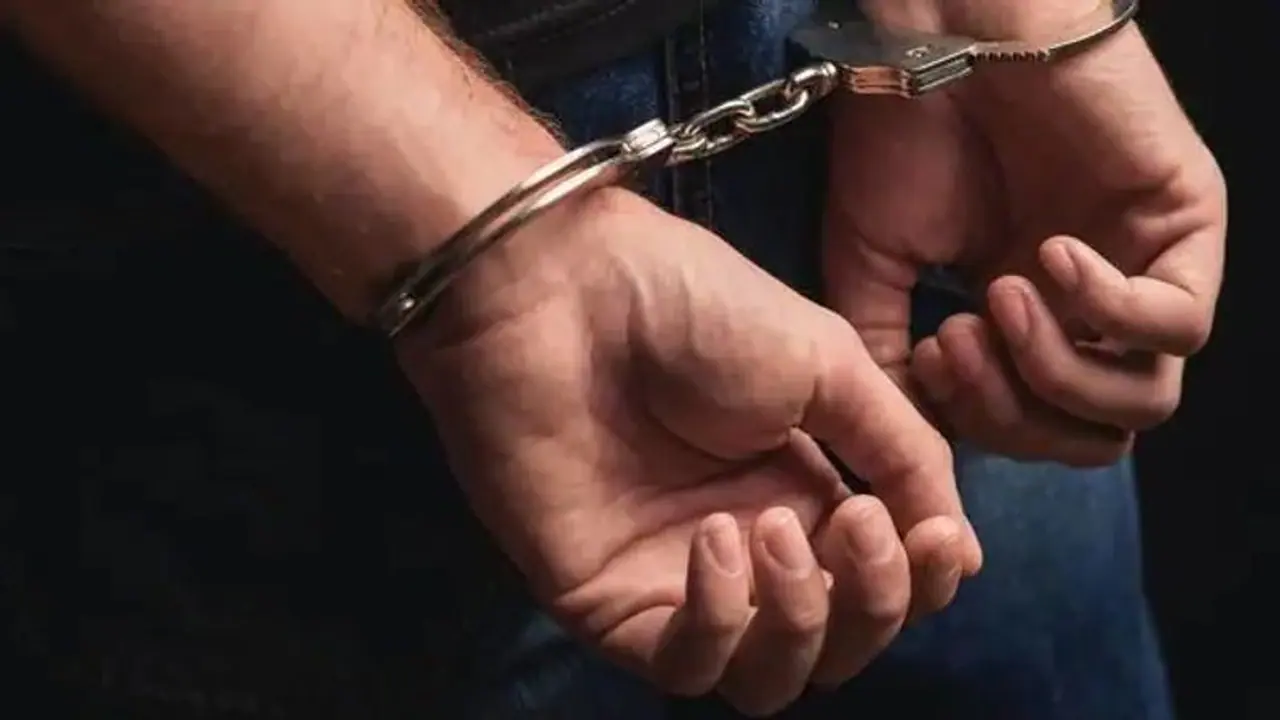 আত্মঘাতী বিস্ফোরণের ছক আল কায়দার, দুই মাথাকে গ্রেফতার করল উত্তর প্রদেশ পুলিশ আত্মঘাতী বিস্ফোরণের ছক আল কায়দার, দুই মাথাকে গ্রেফতার করল উত্তর প্রদেশ পুলিশ