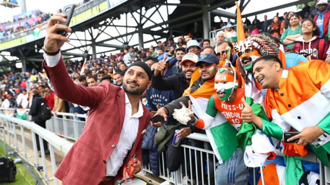 ഇന്ത്യ കിവീസ് ഫൈനല്: സീനിയര് പേസര് ഹര്ഭജന്റെ പ്ലേയിംഗ് ഇലവനില് ഇല്ല! പകരം യുവതാരം ഇന്ത്യ കിവീസ് ഫൈനല്: സീനിയര് പേസര് ഹര്ഭജന്റെ പ്ലേയിംഗ് ഇലവനില് ഇല്ല! പകരം യുവതാരം