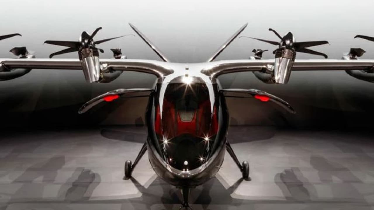 గాలిలో ఎగిరే టాక్సీలు వచ్చేస్తున్నాయి.. ఒకేసారి 4 కూర్చోవచ్చు.. కి.మీకి ఎంత చెల్లించాలంటే.. గాలిలో ఎగిరే టాక్సీలు వచ్చేస్తున్నాయి.. ఒకేసారి 4 కూర్చోవచ్చు.. కి.మీకి ఎంత చెల్లించాలంటే..