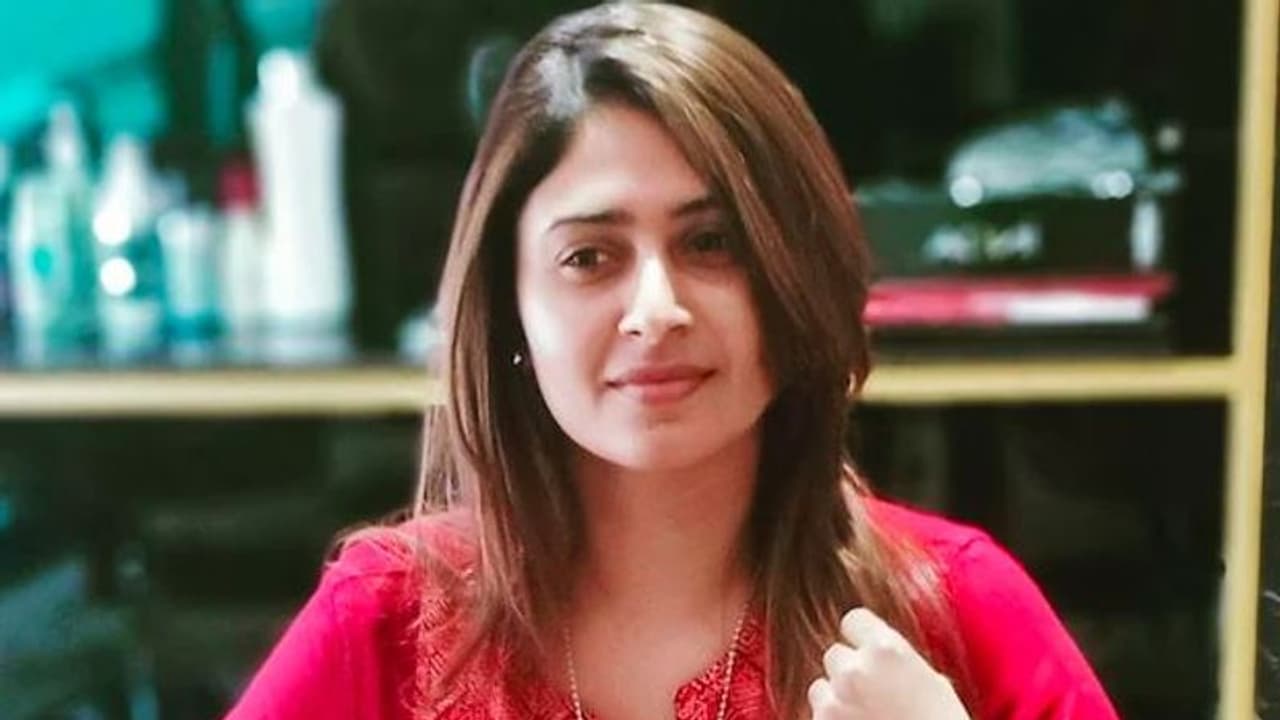 രാജ്യദ്രോഹ കേസ്; ഐഷ സുൽത്താനയുടെ മൊബൈൽ ഫോൺ പൊലീസ് പിടിച്ചെടുത്തു