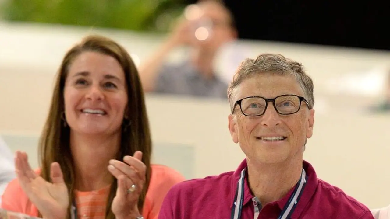 Bill Gates and Melinda French Gates officially divorced after 27 years of marriage Bill Gates and Melinda French Gates officially divorced after 27 years of marriage