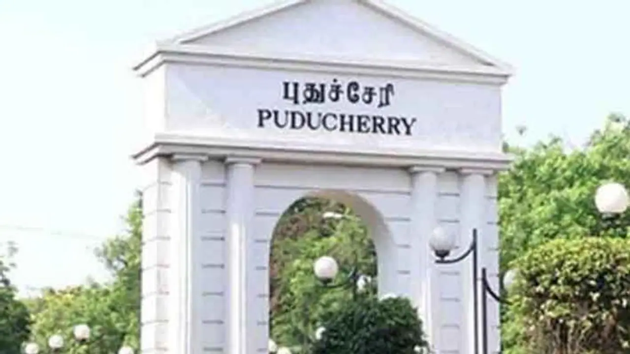 Puducherry Lockdown: கொரோனா ஊரடங்கு..உணவகம், தியேட்டரில் 100 % அனுமதி.. கடற்கரை முழு நேரம் திறப்பு..