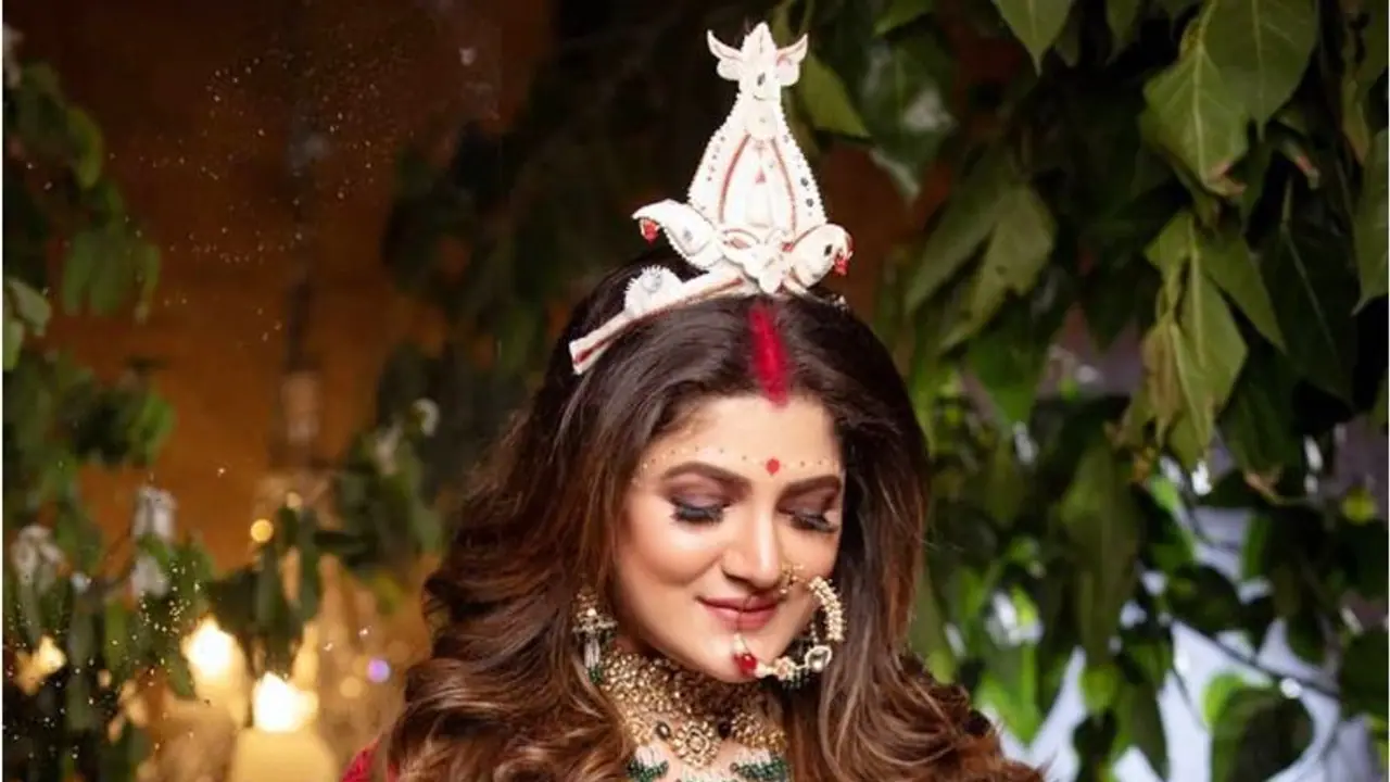 মাথা ভর্তি সিঁদুর, ফের বিয়ের পিঁড়িতে শ্রাবন্তী, পাত্র টলিপাড়ার পরিচিত মুখ মাথা ভর্তি সিঁদুর, ফের বিয়ের পিঁড়িতে শ্রাবন্তী, পাত্র টলিপাড়ার পরিচিত মুখ