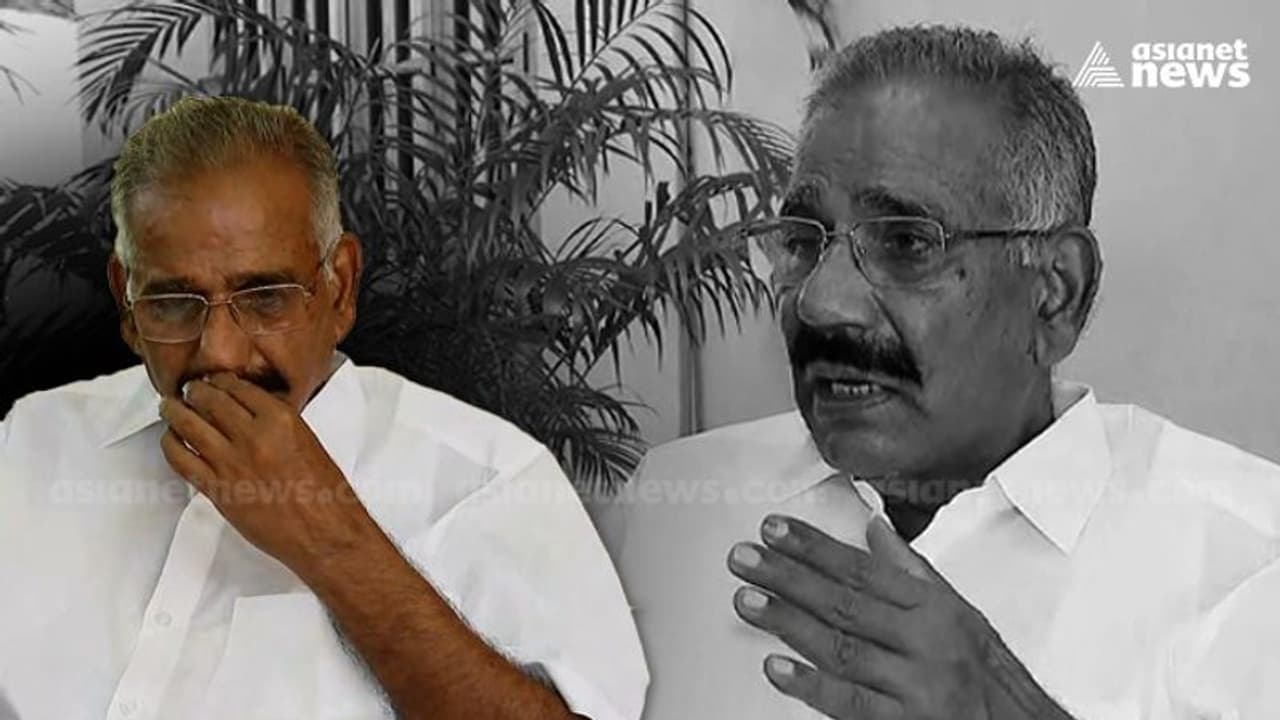 അന്വേഷണം എങ്ങുമെത്താതെ എ കെ ശശീന്ദ്രന്റെ പഴയ ഫോൺ വിളി കേസ്; കുറ്റപത്രം പോലും നൽകിയില്ല അന്വേഷണം എങ്ങുമെത്താതെ എ കെ ശശീന്ദ്രന്റെ പഴയ ഫോൺ വിളി കേസ്; കുറ്റപത്രം പോലും നൽകിയില്ല