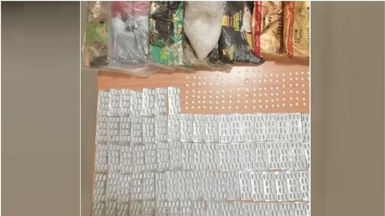 മയക്കുമരുന്ന് കടത്ത്; ഒമാനില് നാല് വിദേശികള് പിടിയില് മയക്കുമരുന്ന് കടത്ത്; ഒമാനില് നാല് വിദേശികള് പിടിയില്