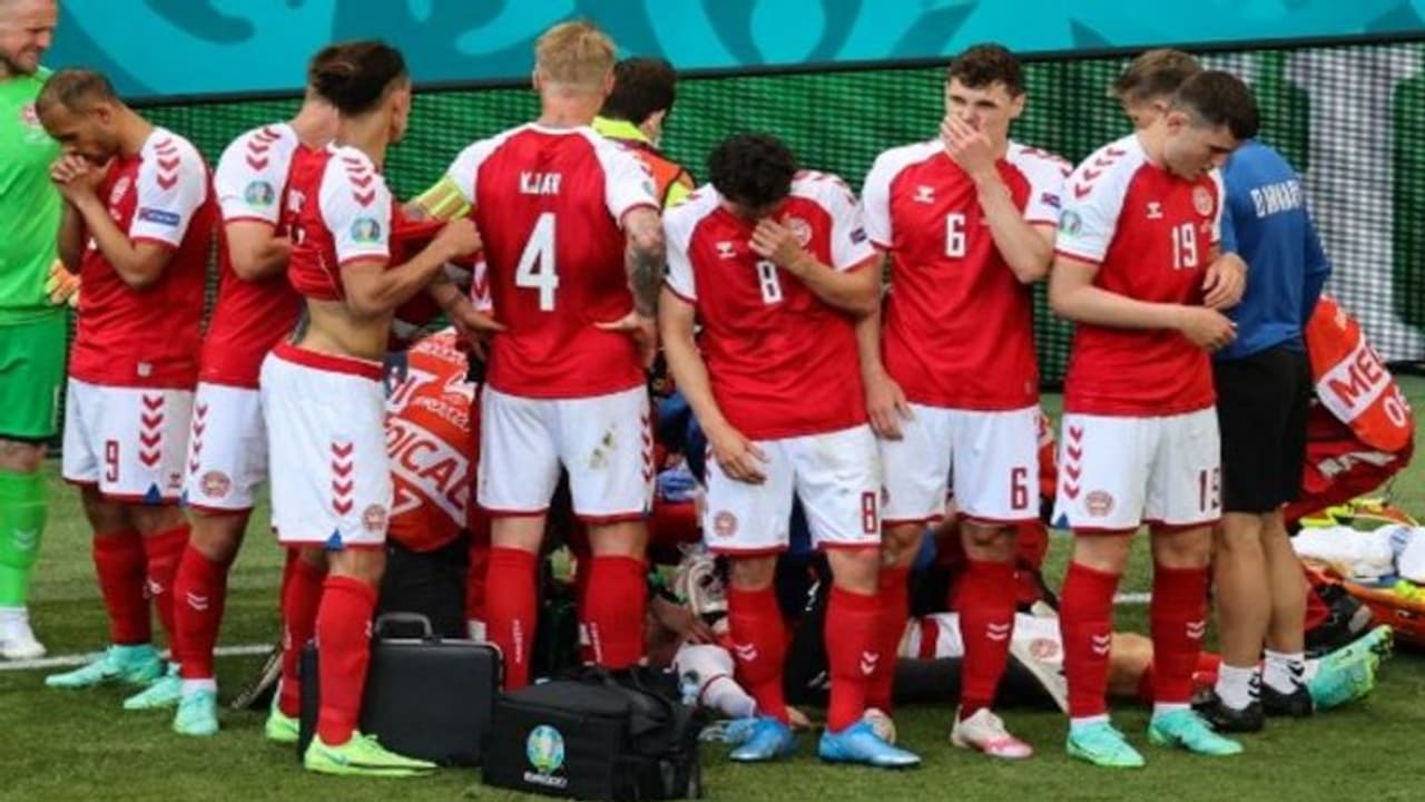 യൂറോ കപ്പ്: ഡെന്മാര്ക്ക് താരം ക്രിസ്റ്റ്യൻ എറിക്സണ് കുഴഞ്ഞുവീണു; മത്സരം റദ്ദാക്കി യൂറോ കപ്പ്: ഡെന്മാര്ക്ക് താരം ക്രിസ്റ്റ്യൻ എറിക്സണ് കുഴഞ്ഞുവീണു; മത്സരം റദ്ദാക്കി