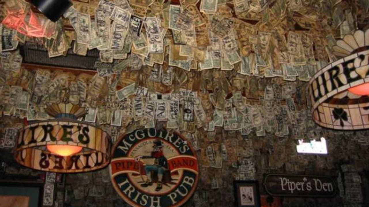 ഈ പബ്ബിന്റെ ചുമരിൽ നിറയെ പണമാണ്, മൂല്യം ഏഴുകോടിലധികം! ഈ പബ്ബിന്റെ ചുമരിൽ നിറയെ പണമാണ്, മൂല്യം ഏഴുകോടിലധികം!