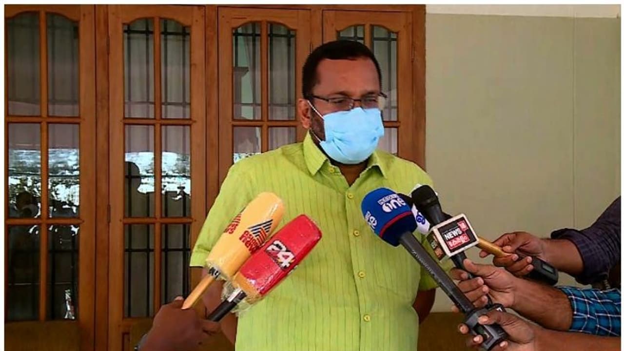 'ചിലരുടെ ദുരുപയോഗം ഉത്തരവിന്റെ കുഴപ്പമല്ല'; വിവാദ ഉത്തരവിനെ ന്യായീകരിച്ച് റവന്യൂ മന്ത്രി 'ചിലരുടെ ദുരുപയോഗം ഉത്തരവിന്റെ കുഴപ്പമല്ല'; വിവാദ ഉത്തരവിനെ ന്യായീകരിച്ച് റവന്യൂ മന്ത്രി