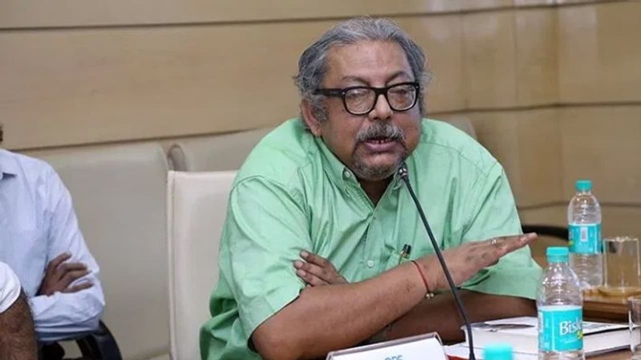 GST ঠিক করে কাউন্সিল, প্রধানমন্ত্রী মোদী নন, জহর সরকারকে কড়া উত্তর কাঞ্চন গুপ্তার GST ঠিক করে কাউন্সিল, প্রধানমন্ত্রী মোদী নন, জহর সরকারকে কড়া উত্তর কাঞ্চন গুপ্তার