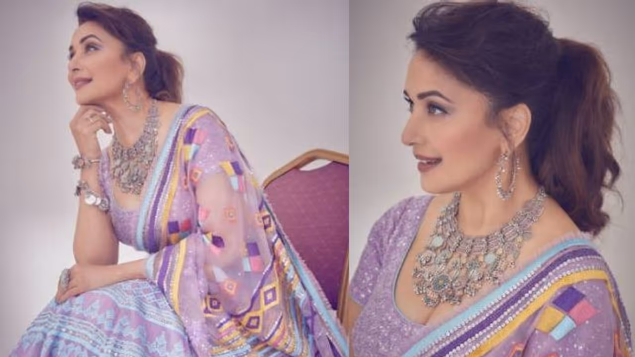 പര്പ്പിളില് തിളങ്ങി മാധുരി ദീക്ഷിത്; ലെഹങ്കയുടെ വില 1.2 ലക്ഷം രൂപ! പര്പ്പിളില് തിളങ്ങി മാധുരി ദീക്ഷിത്; ലെഹങ്കയുടെ വില 1.2 ലക്ഷം രൂപ!