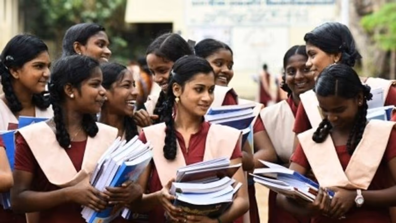 மாணவிகளின் பாதுகாப்பை உறுதி செய்யுங்கள்.. பள்ளிக்கல்வித்துறை போட்ட அதிரடி உத்தரவு..!