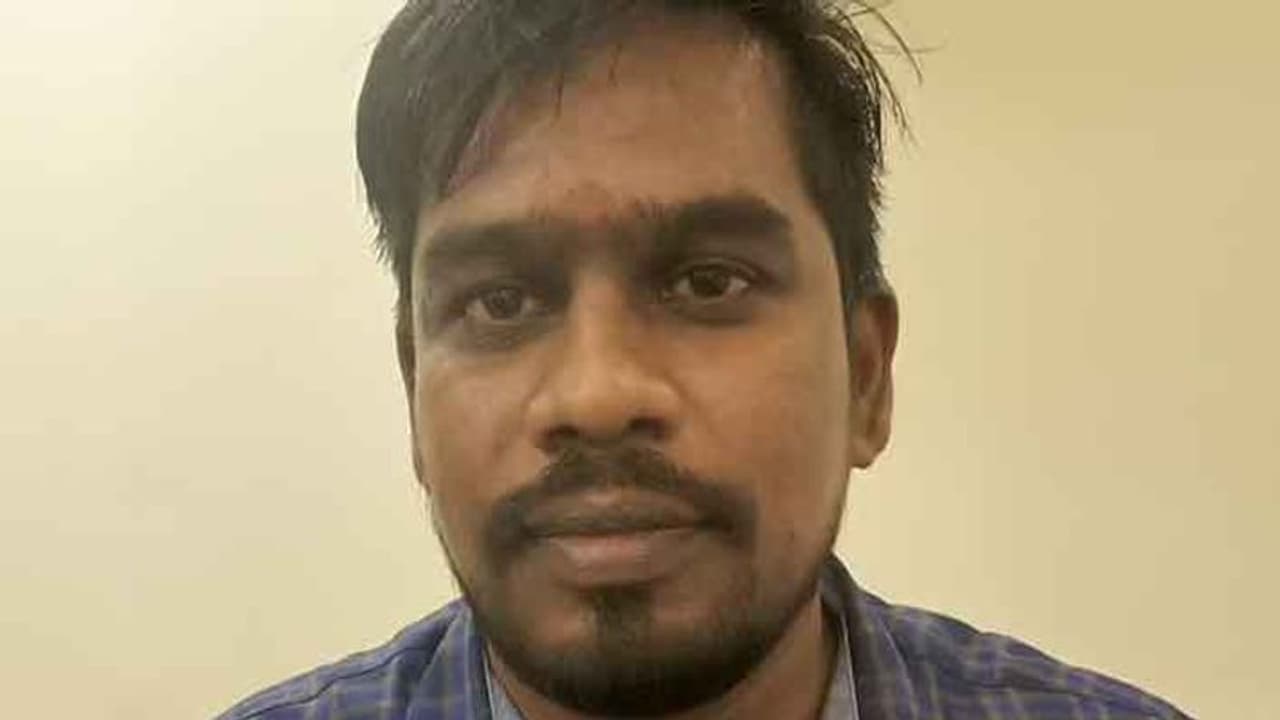 மலைக்க வைக்கும் க்ரைம் ஹிஸ்ட்ரி.. போலீசுக்கு தண்ணி காட்டி விட்டு தப்பிக்க முயற்சித்த ரவுடிக்கு மாவு கட்டு.!