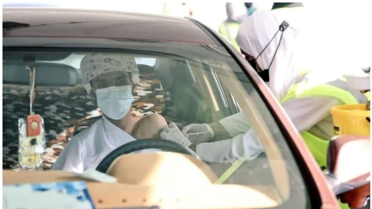 ഒമാനിൽ കൊവിഡ് വാക്സിൻ സ്വീകരിച്ചവർ 20 ലക്ഷം കവിഞ്ഞു ഒമാനിൽ കൊവിഡ് വാക്സിൻ സ്വീകരിച്ചവർ 20 ലക്ഷം കവിഞ്ഞു