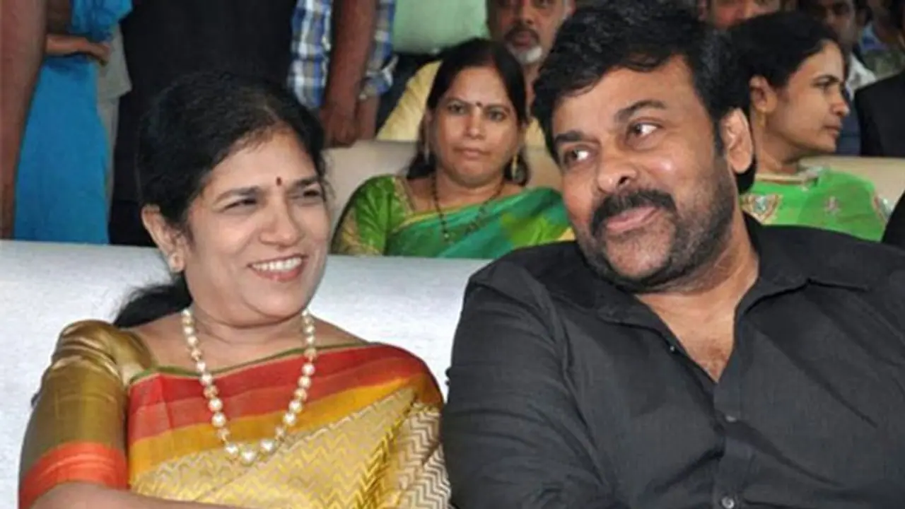 రక్తదానం చేసిన చిరు దంపతులు రక్తదానం చేసిన చిరు దంపతులు