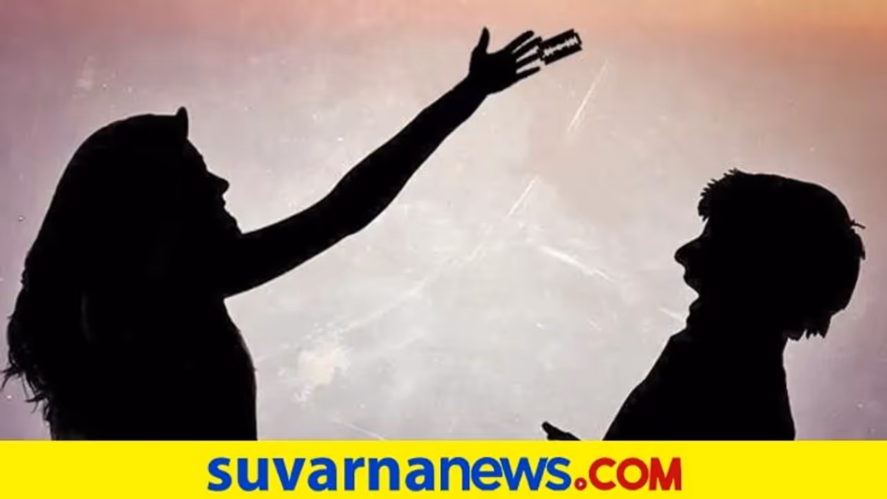 ನನ್ ಹುಡುಗಿ ಹಾಗಿರಬೇಕು, ಹೀಗಿರಬೇಕೆಂದು ಕನಸು ಕಾಣೋ ಹುಡಗರೇ ಇಲ್ ಕೇಳಿ! ನನ್ ಹುಡುಗಿ ಹಾಗಿರಬೇಕು, ಹೀಗಿರಬೇಕೆಂದು ಕನಸು ಕಾಣೋ ಹುಡಗರೇ ಇಲ್ ಕೇಳಿ!