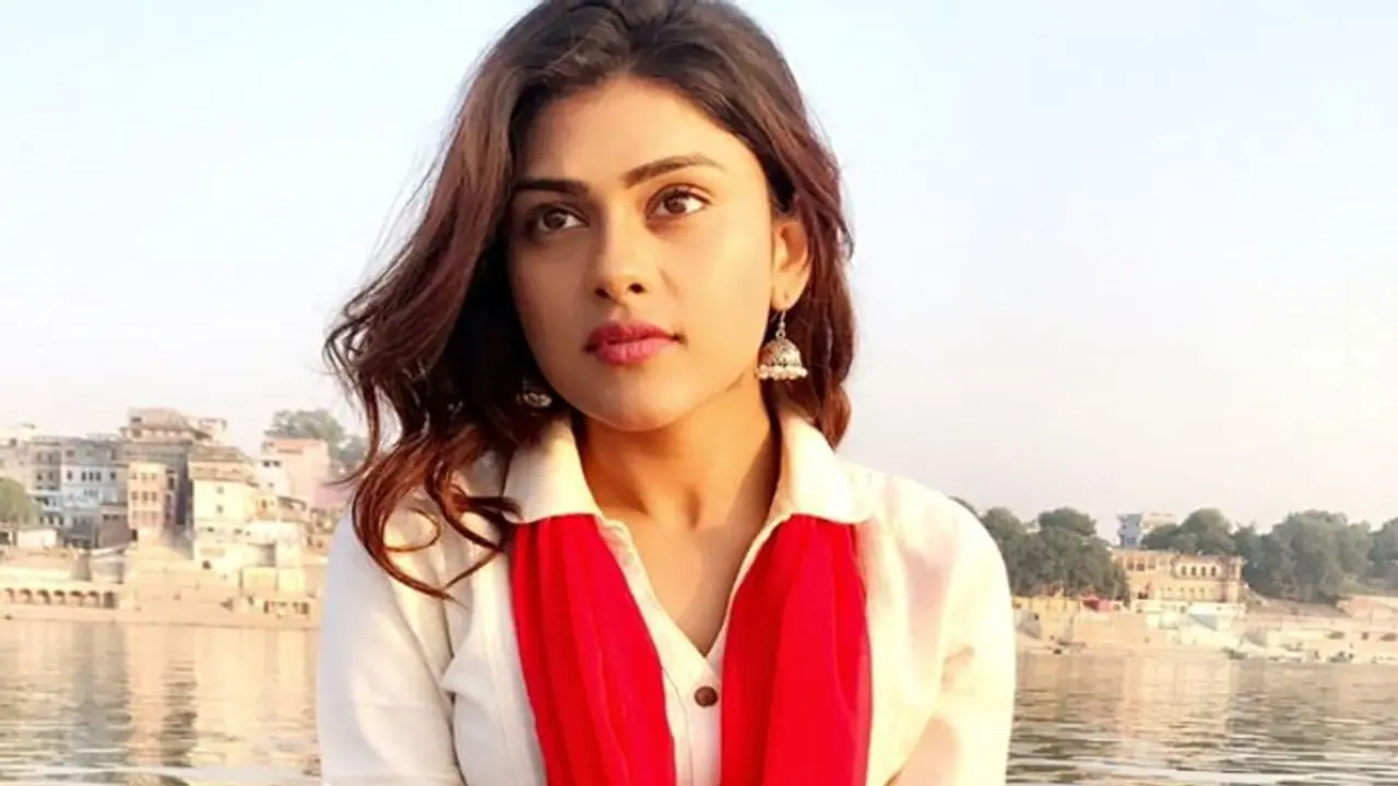 फाइव स्टार होटल में ड्रग्स के साथ बर्थडे सेलिब्रेट कर रही थी हीरोइन, पुलिस ने किया गिरफ्तार फाइव स्टार होटल में ड्रग्स के साथ बर्थडे सेलिब्रेट कर रही थी हीरोइन, पुलिस ने किया गिरफ्तार