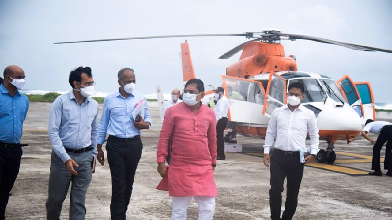 ദ്വീപിലുള്ള എല്ലാ ദിവസവും അഡ്മിനിസ്ട്രേറ്റർ പ്രതിഷേധ ചൂടറിയും; സമരപരിപാടി തീരുമാനിച്ച് സേവ് ലക്ഷദ്വീപ് ഫോറം