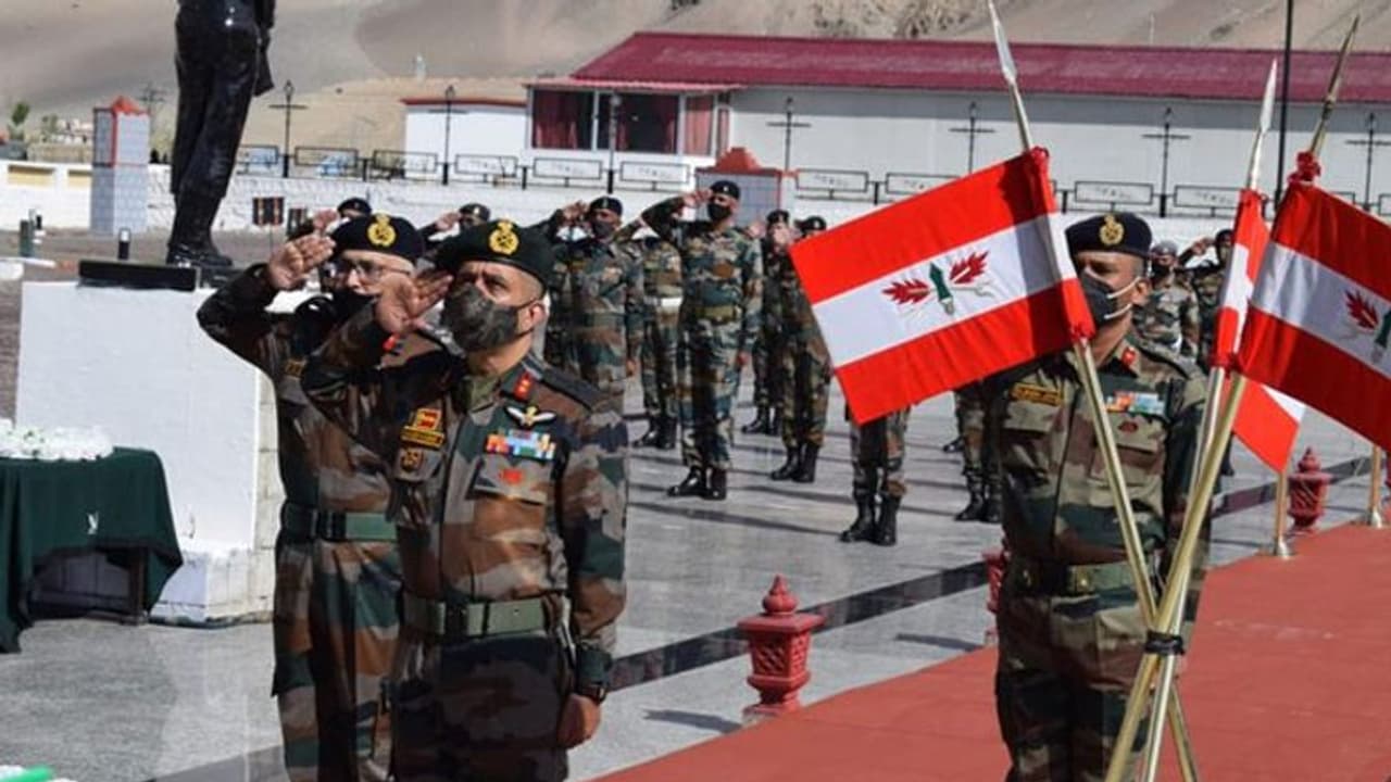 রক্তাক্ত গালওয়ানে ভারতীয় জওয়ানদের স্মৃতি আজও দগদগে, শ্রদ্ধার্ঘ অর্পণ সাংসদ রাজীব চন্দ্রশেখরের রক্তাক্ত গালওয়ানে ভারতীয় জওয়ানদের স্মৃতি আজও দগদগে, শ্রদ্ধার্ঘ অর্পণ সাংসদ রাজীব চন্দ্রশেখরের