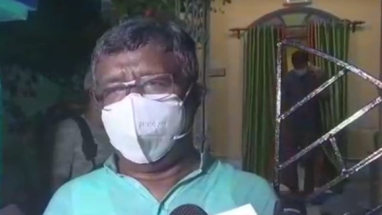 বেসুরো সুনীল মণ্ডল, বিজেপির বিরুদ্ধে উষ্মা নিয়ে বললেন তিনি 'তৃণমূলের সাংসদ'