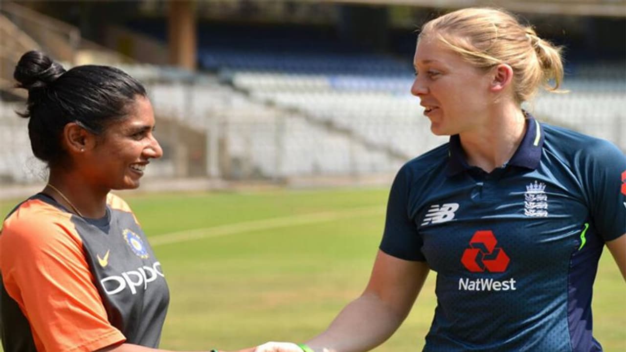 IND W vs ENG W: दूसरे दिन का खेल शुरू, इंग्लैंड ने पहले दिन बनाए 6 विकेट पर 269 रन IND W vs ENG W: दूसरे दिन का खेल शुरू, इंग्लैंड ने पहले दिन बनाए 6 विकेट पर 269 रन