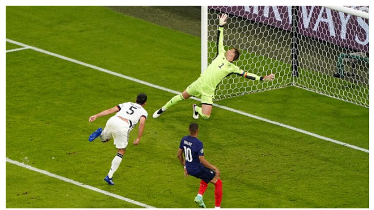 জার্মান ফ্রান্সের রুদ্ধশ্বাস লড়াই, কিন্তু হুমেলসের আত্মঘাতী গোলে শেষ হাসি হাসল বিশ্বজয়ীরা জার্মান ফ্রান্সের রুদ্ধশ্বাস লড়াই, কিন্তু হুমেলসের আত্মঘাতী গোলে শেষ হাসি হাসল বিশ্বজয়ীরা