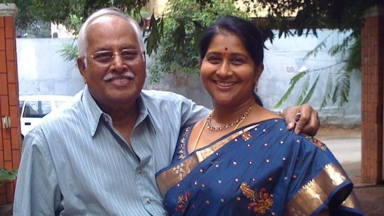 அடுத்தடுத்த அதிர்ச்சி... மகனை தொடர்ந்து கொரோனாவிற்கு கணவரை பறிகொடுத்த பிரபல நடிகை கவிதா..! அடுத்தடுத்த அதிர்ச்சி... மகனை தொடர்ந்து கொரோனாவிற்கு கணவரை பறிகொடுத்த பிரபல நடிகை கவிதா..!