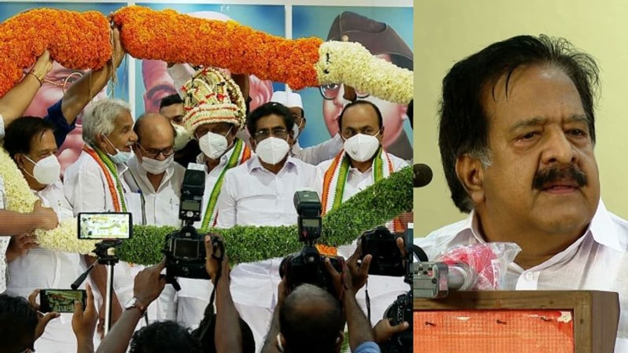 'ചിരിക്കുന്നവരെല്ലാം സ്നേഹിതരല്ലെന്ന് തിരിച്ചറിയണം': നേതാക്കളെ സാക്ഷിയാക്കി ചെന്നിത്തലയുടെ വിമർശനം 'ചിരിക്കുന്നവരെല്ലാം സ്നേഹിതരല്ലെന്ന് തിരിച്ചറിയണം': നേതാക്കളെ സാക്ഷിയാക്കി ചെന്നിത്തലയുടെ വിമർശനം