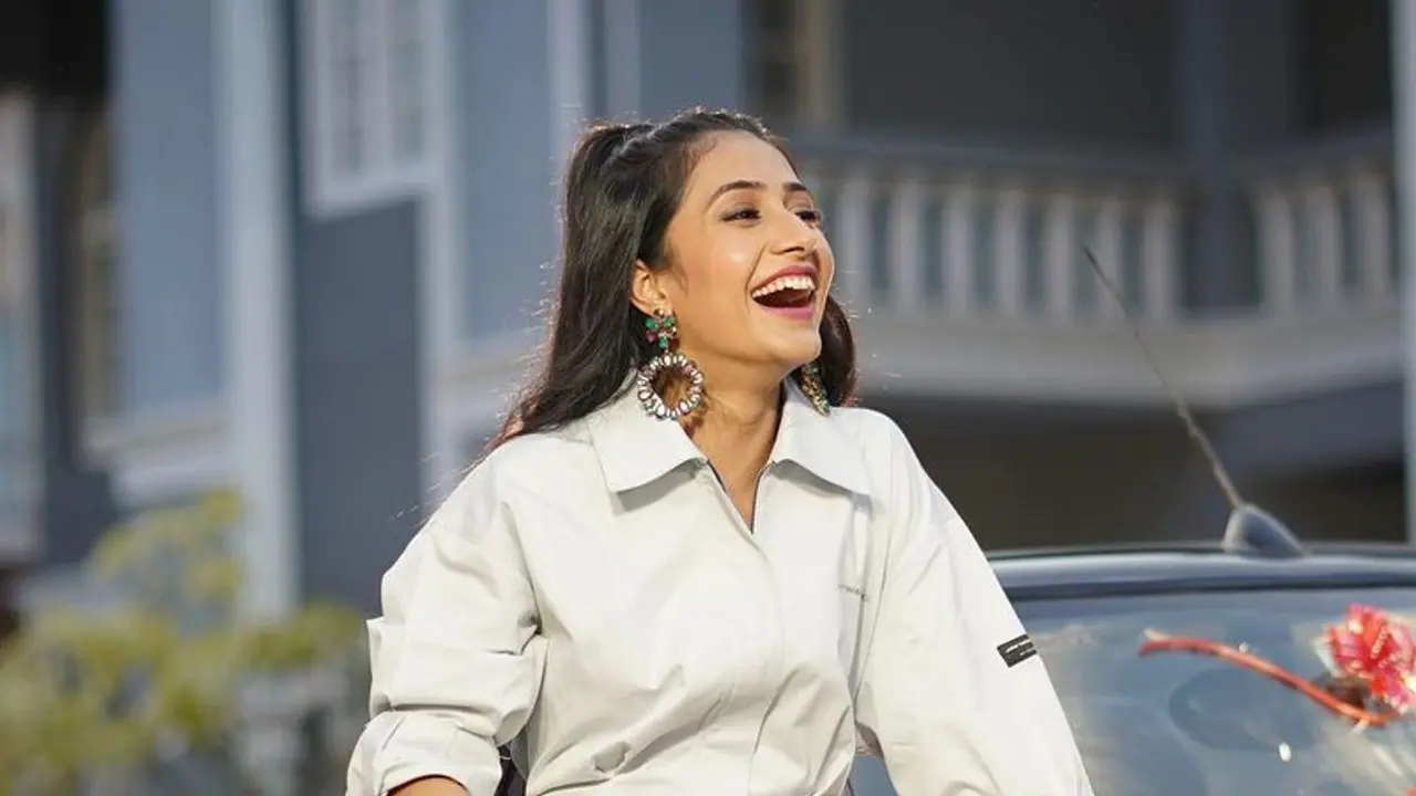 WATCH: Yuzvendra Chahal's wife Dhanashree Verma teases a beautiful Bollywood dance video WATCH: Yuzvendra Chahal's wife Dhanashree Verma teases a beautiful Bollywood dance video