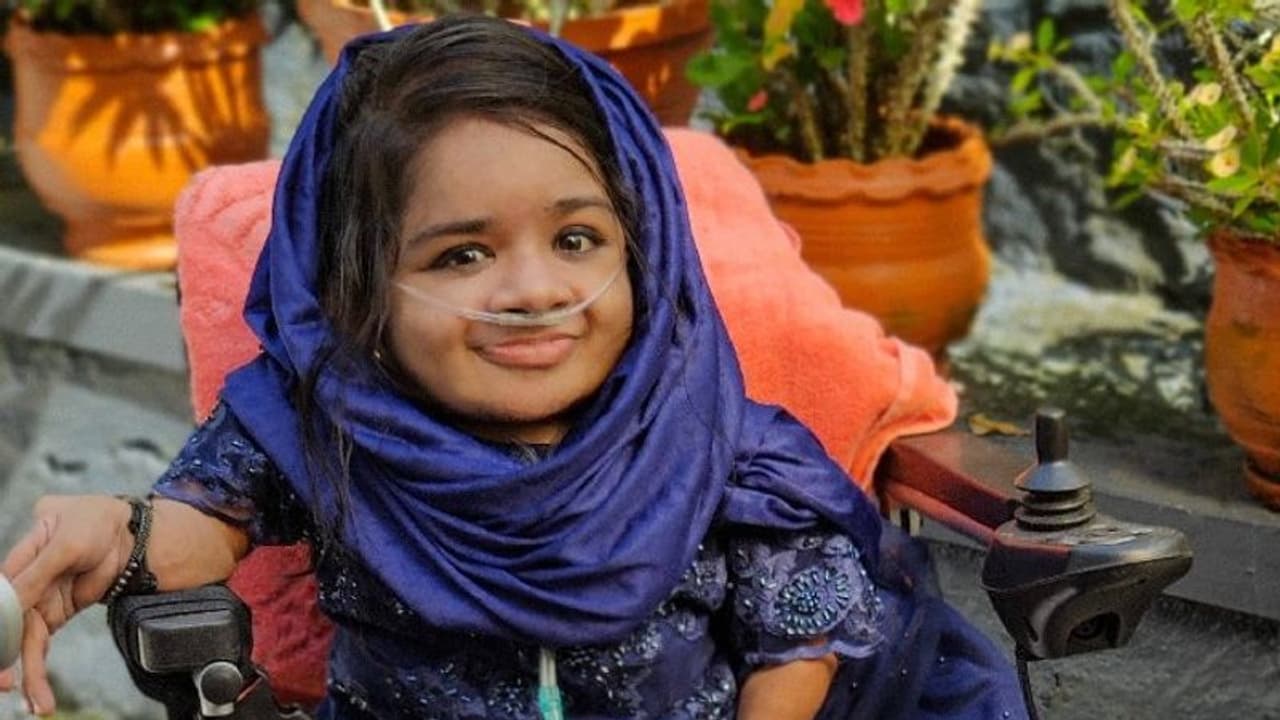 അപൂര്വ്വരോഗത്തോട് പോരാടി 27 വര്ഷം; ഒടുവില് അഭിമാനപൂര്വ്വം മടക്കം... അപൂര്വ്വരോഗത്തോട് പോരാടി 27 വര്ഷം; ഒടുവില് അഭിമാനപൂര്വ്വം മടക്കം...