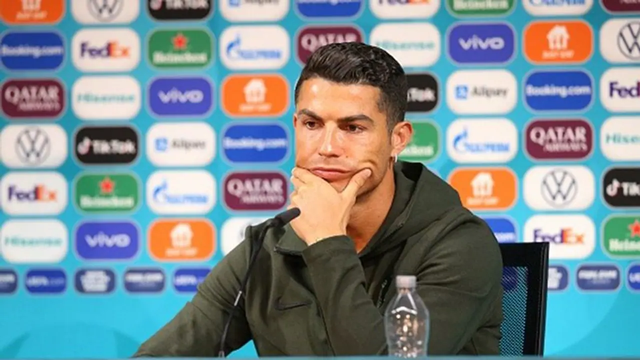 Cristiano Ronaldo becomes first to attain 300 million Instagram followers Cristiano Ronaldo becomes first to attain 300 million Instagram followers