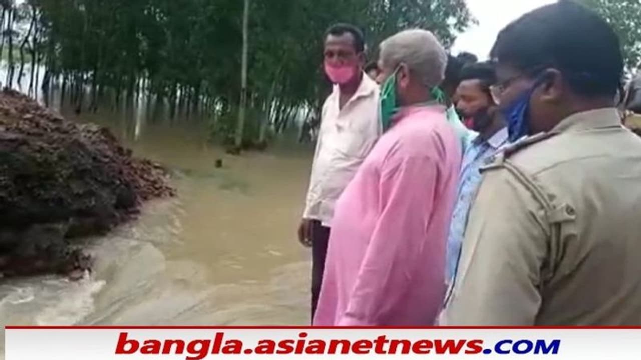 বৃষ্টি বিপর্যয়, জলের চাপে ভেঙে গেল পূর্ত দফতরের তৈরি রাস্তা, দেখুন