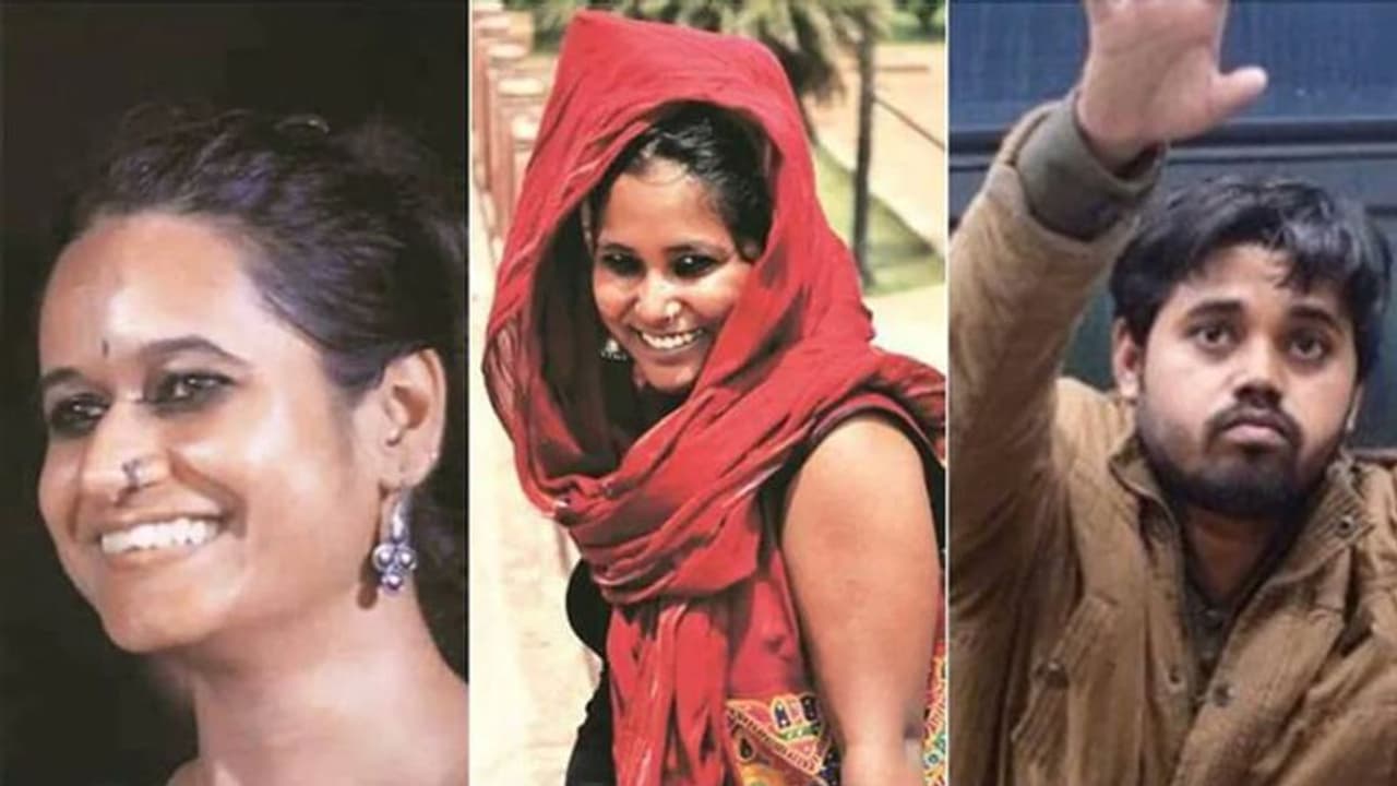 CAAಗೆ ವಿರೋಧ: ದೆಹಲಿ ದಂಗೆ ಆರೋಪಿಗಳಿಗೆ ಬೇಲ್, ಜೈಲಿನಿಂದ ರಿಲೀಸ್! CAAಗೆ ವಿರೋಧ: ದೆಹಲಿ ದಂಗೆ ಆರೋಪಿಗಳಿಗೆ ಬೇಲ್, ಜೈಲಿನಿಂದ ರಿಲೀಸ್!