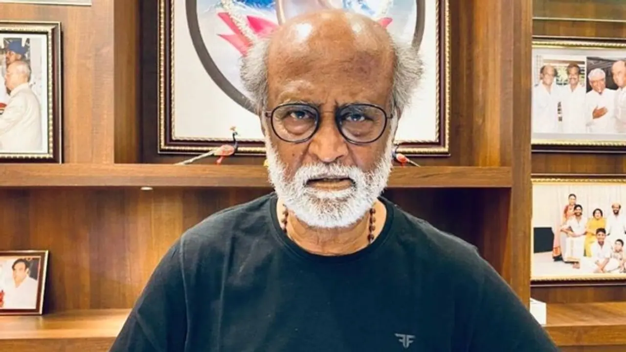 அண்ணாத்த ரஜினி பட போஸ்டருக்கு ரத்தாபிஷேகம்.. ரஜினி ரசிகர் மன்றம் கடும் கண்டனம்..! அண்ணாத்த ரஜினி பட போஸ்டருக்கு ரத்தாபிஷேகம்.. ரஜினி ரசிகர் மன்றம் கடும் கண்டனம்..!