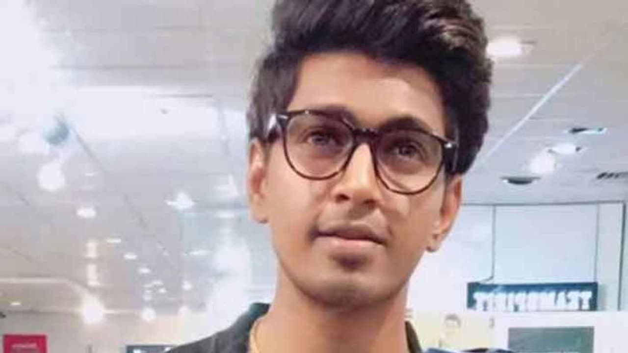 లైవ్ లో అశ్లీల సంభాషణలు, అసభ్యప్రవర్తన.. యూట్యూబర్ జంట అరెస్ట్...