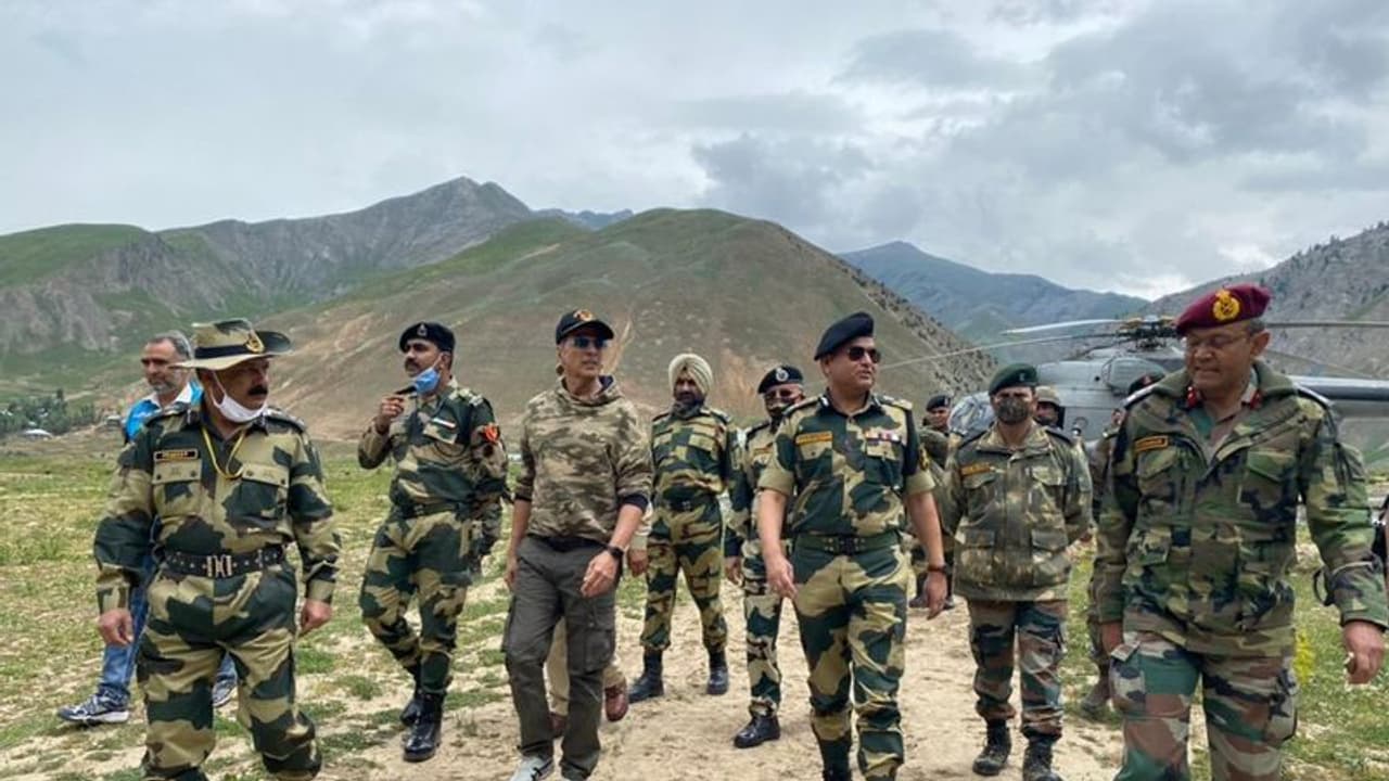 ఆ మూడు రాష్ట్రాల్లో బీఎస్ఎఫ్ పరిధి పెంపు.. సంచలన నిర్ణయం తీసుకున్న కేంద్రం...