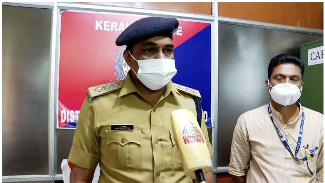 രണ്ട് വര്ഷം മുമ്പ് കാണാതായ പെണ്കുട്ടിയെ തമിഴ്നാട്ടില് നിന്ന് കണ്ടെത്തി; ഒപ്പം നാല് മാസം പ്രായമായ കുഞ്ഞും രണ്ട് വര്ഷം മുമ്പ് കാണാതായ പെണ്കുട്ടിയെ തമിഴ്നാട്ടില് നിന്ന് കണ്ടെത്തി; ഒപ്പം നാല് മാസം പ്രായമായ കുഞ്ഞും